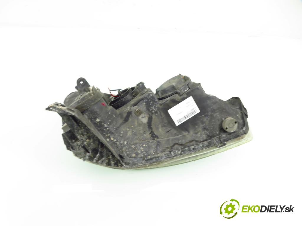 OPEL COMBO C KOMBIVAN 2003 62,00 1.6 8V 84 - Z 16 SE 1598,00 Svetlo LP 13115006