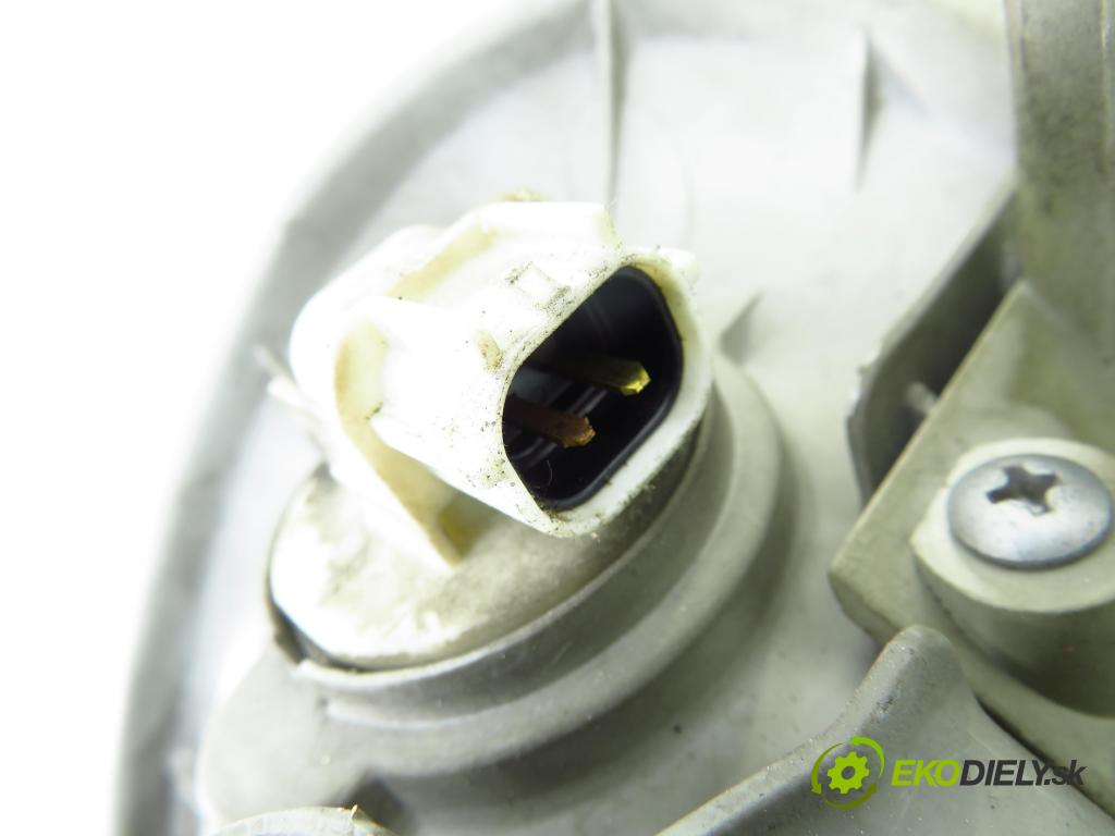 HYUNDAI SONATA IV (EF) SEDAN 2004 96,00 2.0 1997,00 Svetlo LP