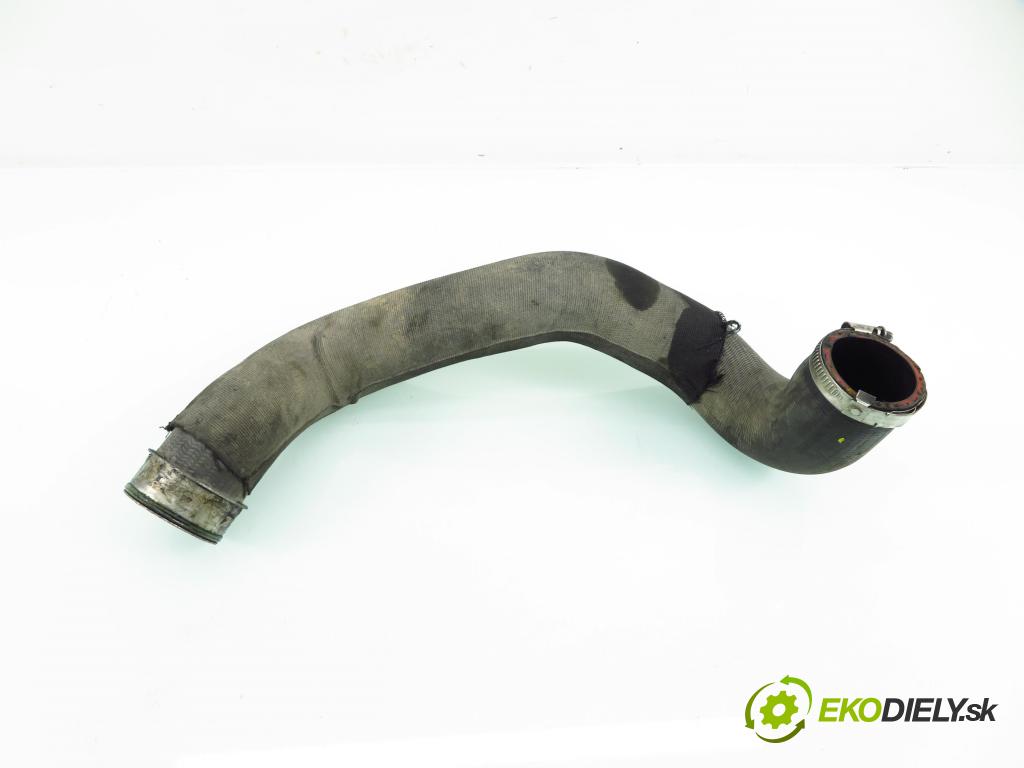 PORSCHE CAYENNE II (92A) SUV 2010 176,00 3.0 Diesel - M 05.9E 2967,00 Rúra intercoolera turba 7P0145738B