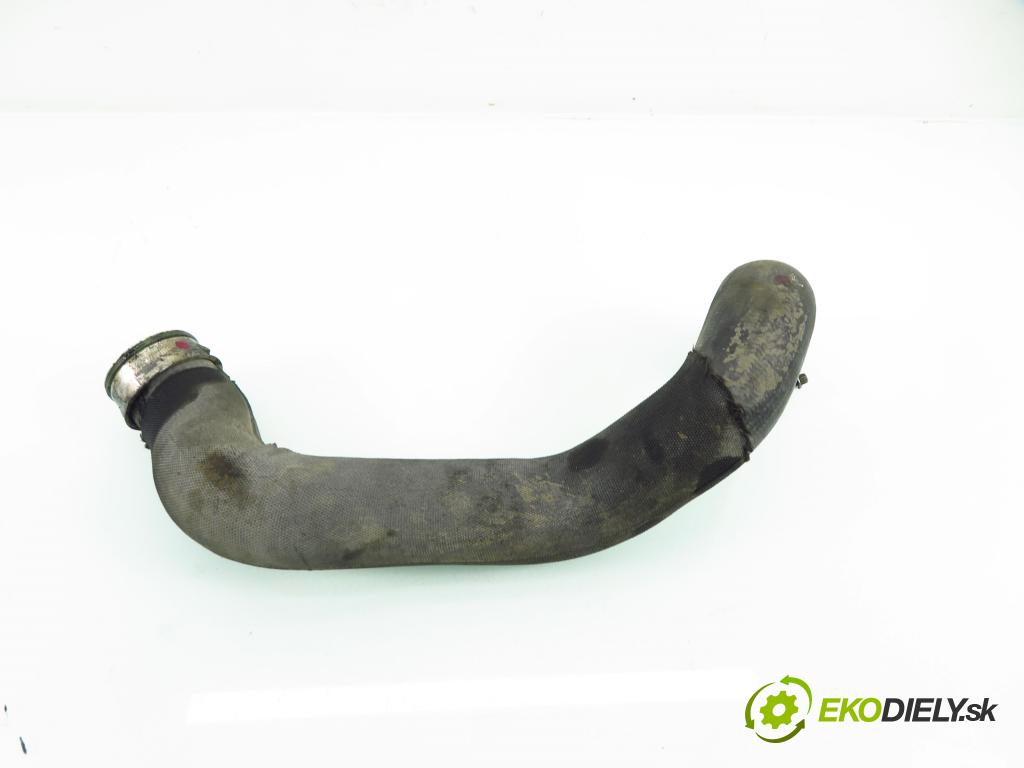 PORSCHE CAYENNE II (92A) SUV 2010 176,00 3.0 Diesel - M 05.9E 2967,00 Rúra intercoolera turba 7P0145738B