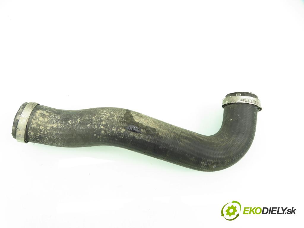 PORSCHE CAYENNE II (92A) SUV 2010 176,00 3.0 Diesel - M 05.9E 2967,00 Rúra intercoolera turba 7P0145737