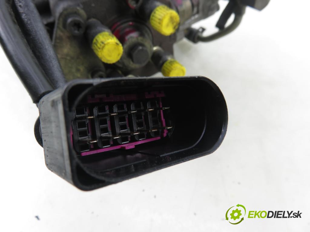 SKODA OCTAVIA I (1U2) LIFTBACK 2000 66,00 1.9 TDI 90- AGR 1896,00 Pumpa vstrekovacia 038130107D ; 0460404977 (Vstrekovacie čerpadlo)