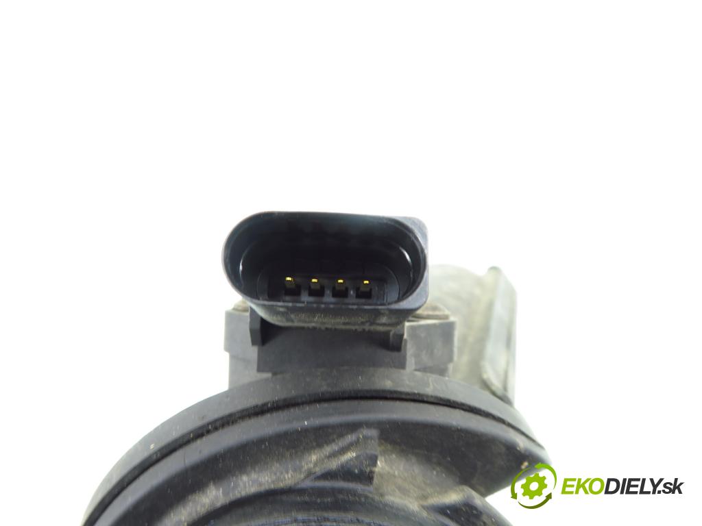 PORSCHE CAYENNE II (92A) SUV 2010 176,00 3.0 Diesel - M 05.9E 2967,00 Rúra intercoolera turba 7P0145795