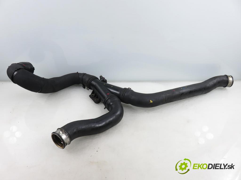 VW PHAETON (3D1, 3D2, 3D3, 3D4, 3D6, 3D7, 3D8, 3D9) SEDAN 2006 165,00 3.0 TDI 2967,00 Rúra intercoolera turba 3D0145840L ; 3D0145834 ; 3D0145834AA