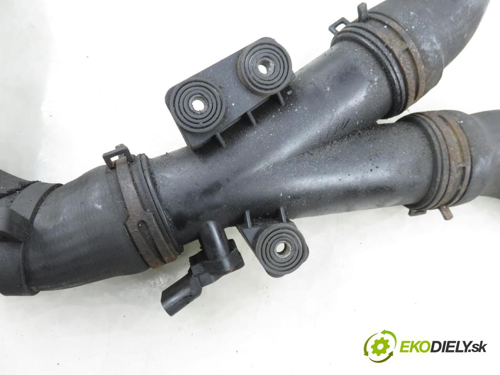 VW PHAETON (3D1, 3D2, 3D3, 3D4, 3D6, 3D7, 3D8, 3D9) SEDAN 2006 165,00 3.0 TDI 2967,00 Rúra intercoolera turba 3D0145840L ; 3D0145834 ; 3D0145834AA