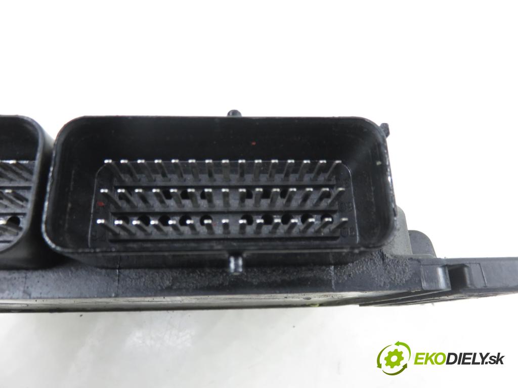 RENAULT CLIO II (BB_, CB_) HB 2000 48,00 1.9 D (B/CB0J) - F8Q 632 1870,00 řídící jednotka motora 8200150542 ; 7700111549