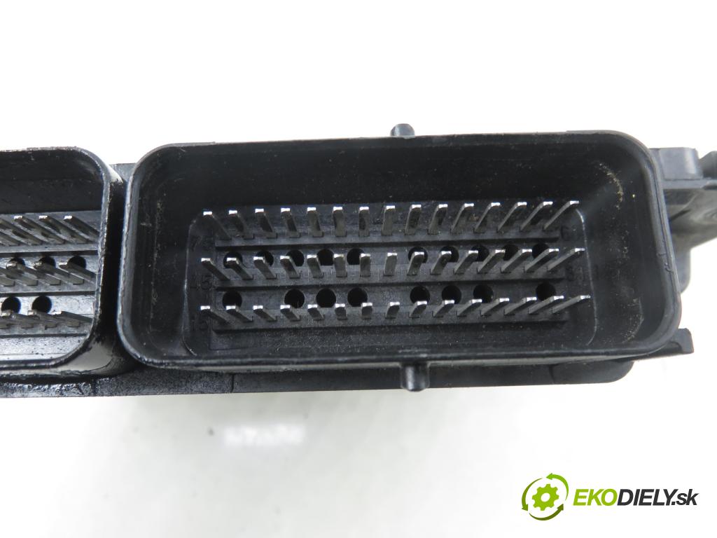 RENAULT CLIO II (BB_, CB_) HB 2000 48,00 1.9 D (B/CB0J) - F8Q 632 1870,00 řídící jednotka motora 8200150542 ; 7700111549