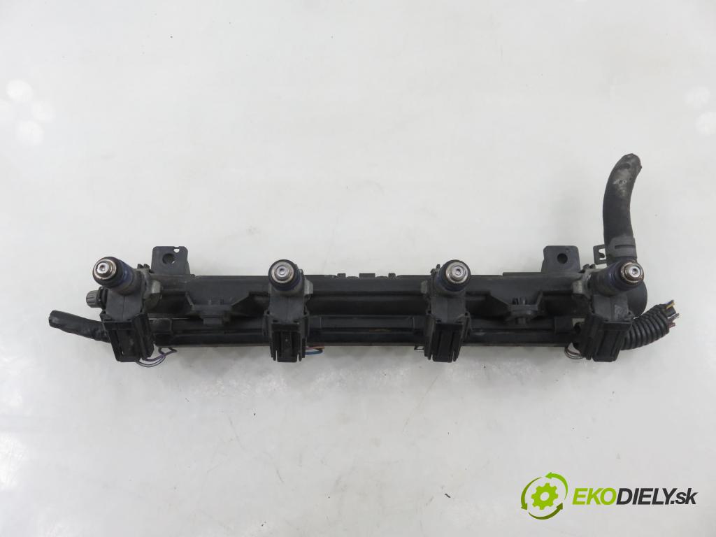 SEAT IBIZA III (6L1) HB 2005 55,00 1.4 16V - BBY 1390,00 lišta vstřikovací 036906031AB ; 4140A03988 ; 036133319BH (Vstřikovací lišta)