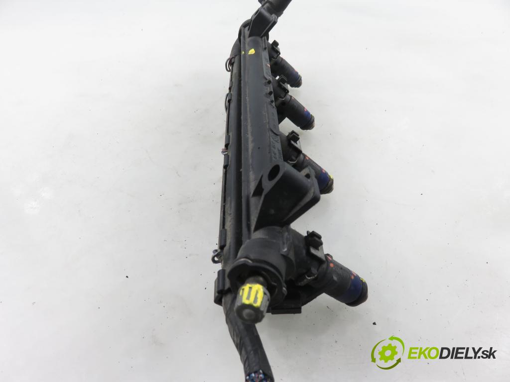 SEAT IBIZA III (6L1) HB 2005 55,00 1.4 16V - BBY 1390,00 lišta vstřikovací 036906031AB ; 4140A03988 ; 036133319BH (Vstřikovací lišta)