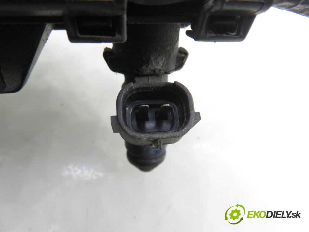 SEAT IBIZA III (6L1) HB 2005 55,00 1.4 16V - BBY 1390,00 lišta vstřikovací 036906031AB ; 4140A03988 ; 036133319BH (Vstřikovací lišta)