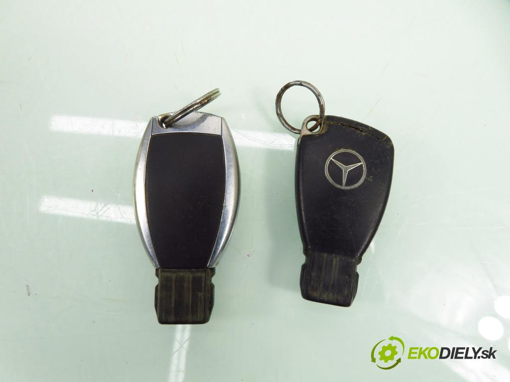 MERCEDES-BENZ SPRINTER 3,5-t Skrzynia (906) FURGON 2007 80,00 311 CDI (906.631, 906.633, 906.635, 906.637) - OM 2148,00 spínačka A9069050700 (Spínací skříňka)