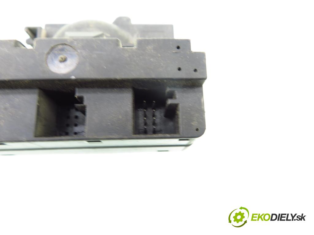 MERCEDES-BENZ SPRINTER 3,5-t Skrzynia (906) FURGON 2007 80,00 311 CDI (906.631, 906.633, 906.635, 906.637) - OM 2148,00 spínačka A9069050700 (Spínací skříňka)