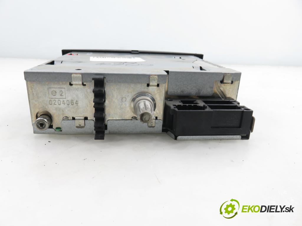 RENAULT SCENIC II (JM0/1_) MINIVAN 2008 78,00 1.5 dCi 106 - K9K 732 1461,00 RADIO 8200607918