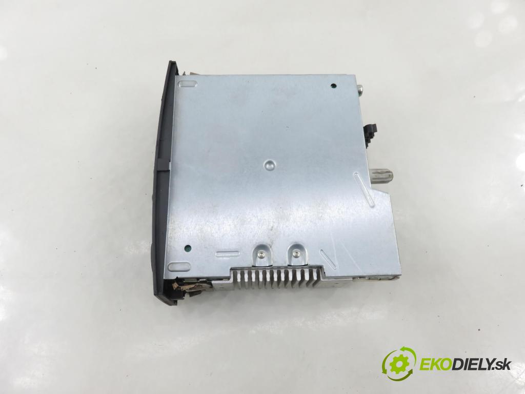 RENAULT SCENIC II (JM0/1_) MINIVAN 2008 78,00 1.5 dCi 106 - K9K 732 1461,00 RADIO 8200607918