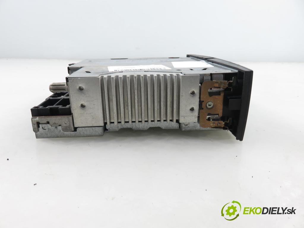 RENAULT MEGANE II Kombi (KM0/1_) KOMBI 2007 96,00 1.9 dCi 131 - F9Q 804 1870,00 RADIO 8200505114