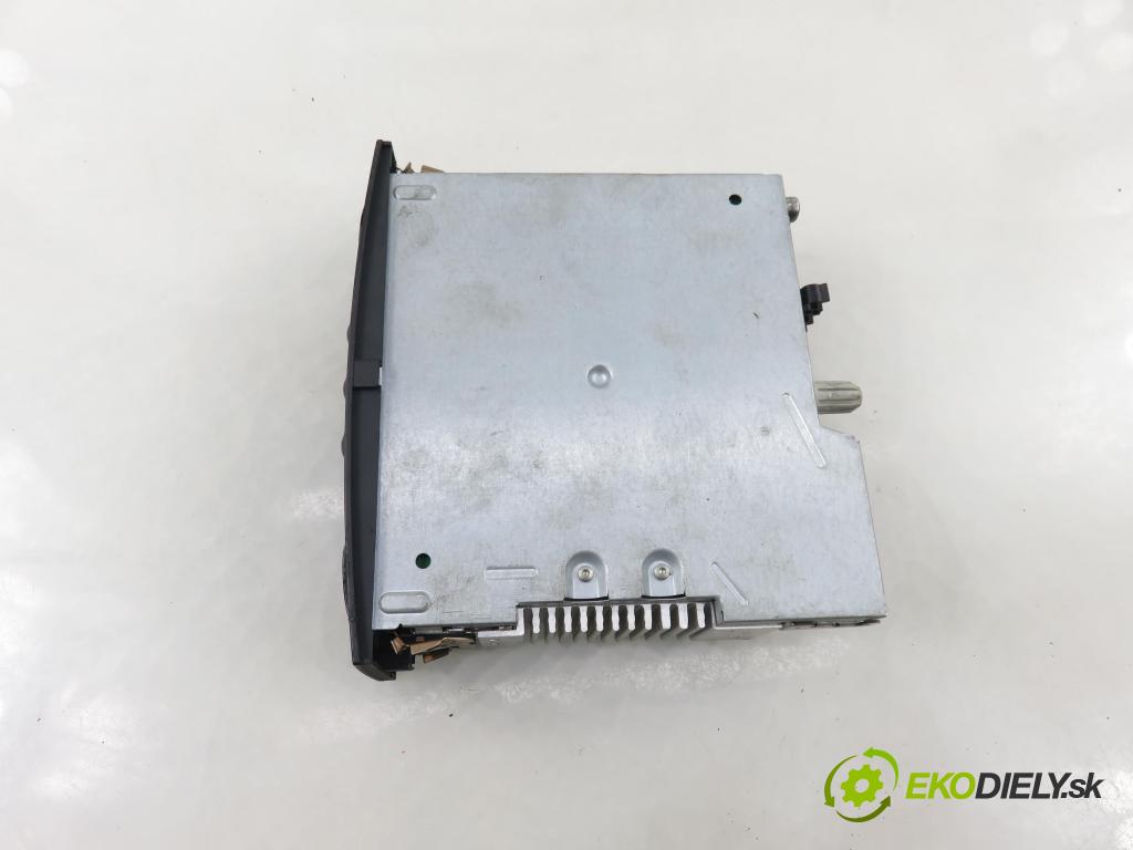 RENAULT MEGANE II Kombi (KM0/1_) KOMBI 2007 96,00 1.9 dCi 131 - F9Q 804 1870,00 RADIO 8200505114