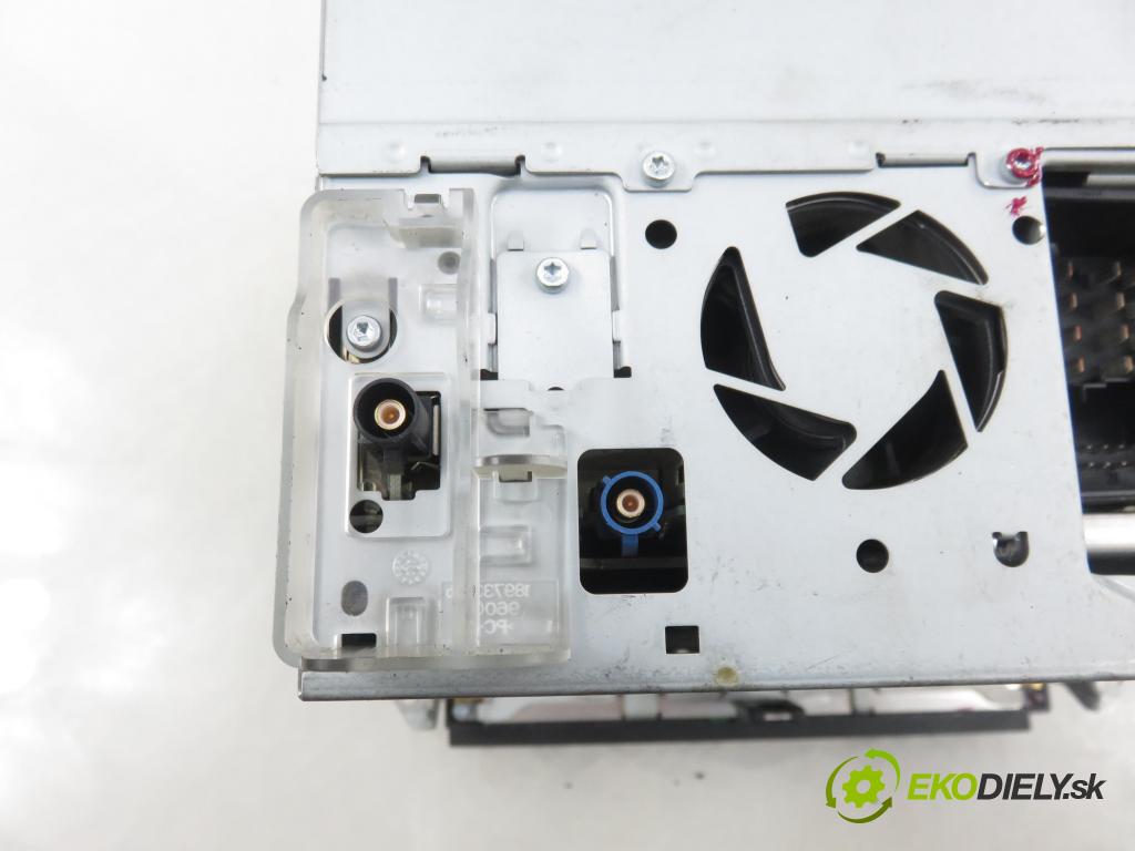 PORSCHE CAYENNE II (92A) SUV 2010 176,00 3.0 Diesel - M 05.9E 2967,00 RADIO 7P5035884F ; 7PP919193R