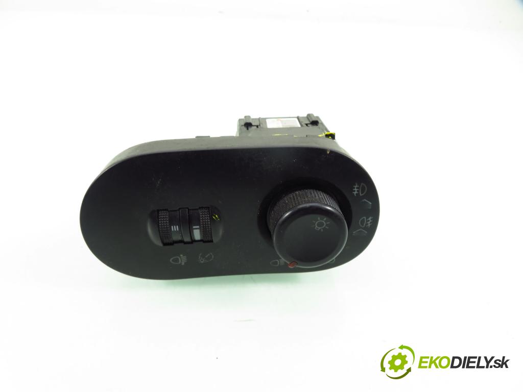 SEAT IBIZA III (6L1) HB 2005 55,00 1.4 16V - BBY 1390,00 prepínač svetlá 6L1941531AF