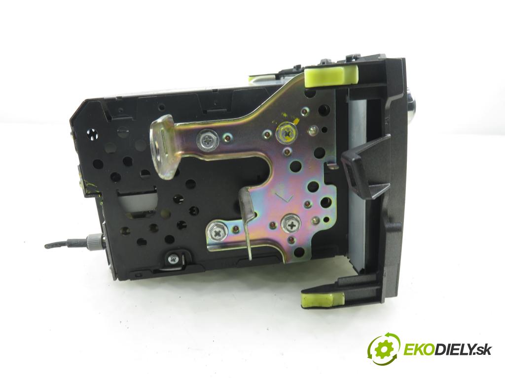 TOYOTA AURIS (_E15_) HB 2007 91,00 1.6 Dual-VVTi 124 - 1ZR-FE 1598,00 RADIO CD