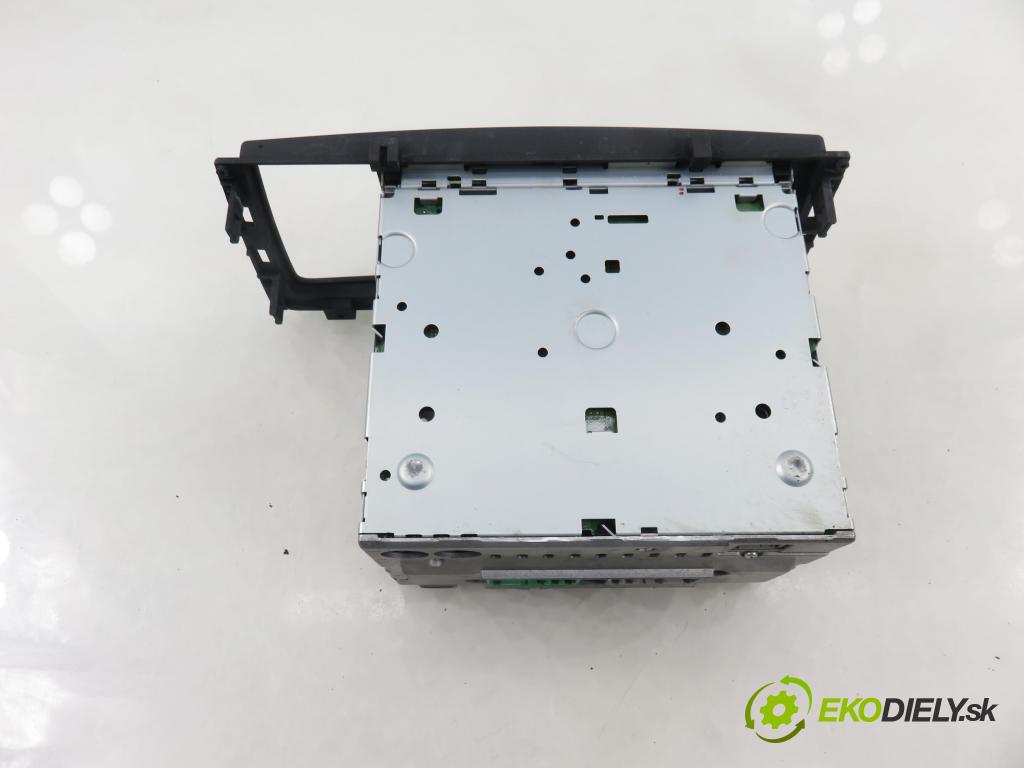 VOLVO S60 I (384) SEDAN 2006 136,00 2.4 D5 - D 5244 T4 2400,00 RADIO CD 30745812