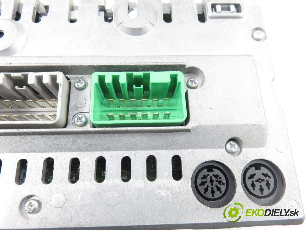 VOLVO S60 I (384) SEDAN 2006 136,00 2.4 D5 - D 5244 T4 2400,00 RADIO CD 30745812