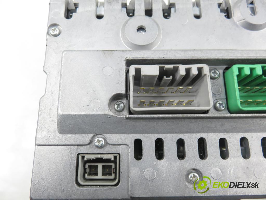 VOLVO S60 I (384) SEDAN 2006 136,00 2.4 D5 - D 5244 T4 2400,00 RADIO CD 30745812