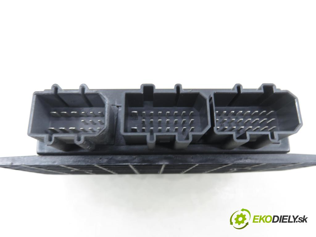 VW PASSAT B5.5 Variant (3B6) KOMBI 2002 96,00 1.9 TDI - AWX 1896,00 MODUL komfortu 1C0959799A ; 5DK00821300