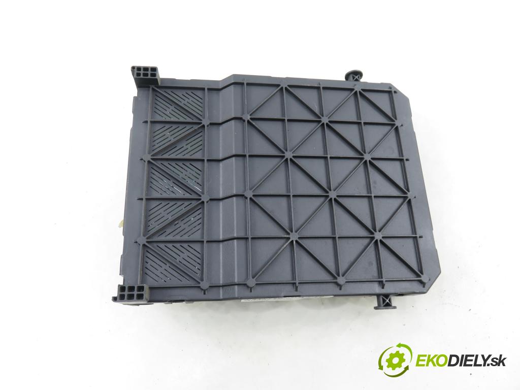 PEUGEOT 206 liftback (2A/C) HB 2003 55,00 1.4 75 - KFW 1360,00 MODUL BSI 9646777380