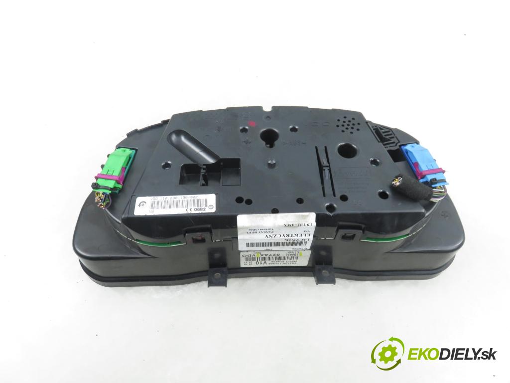 VW PASSAT B5.5 Variant (3B6) KOMBI 2002 96,00 1.9 TDI - AWX 1896,00 prístrojovka elektrický 3B0920827AX