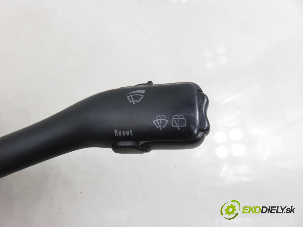 VW PASSAT B5.5 Variant (3B6) KOMBI 2002 96,00 1.9 TDI - AWX 1896,00 páčka/prepínač 1J0953513 ; 4B0953503H