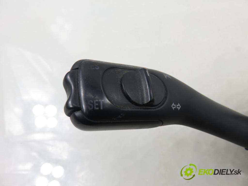 VW PASSAT B5.5 Variant (3B6) KOMBI 2002 96,00 1.9 TDI - AWX 1896,00 páčka/prepínač 1J0953513 ; 4B0953503H