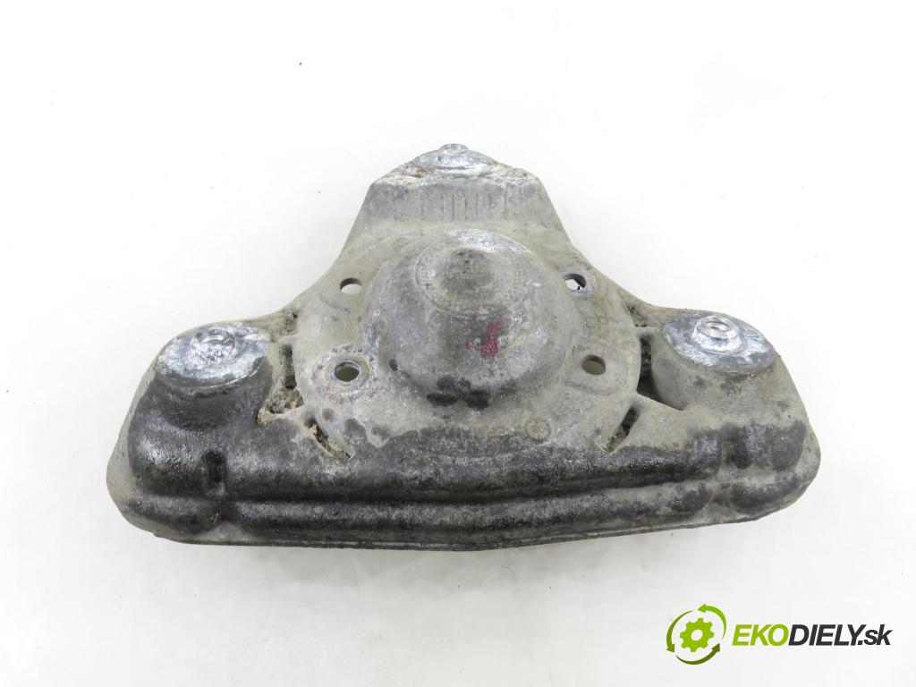 VW PASSAT B5.5 Variant (3B6) KOMBI 2002 96,00 1.9 TDI - AWX 1896,00 Uchytenie tlmiča 8D0412383E