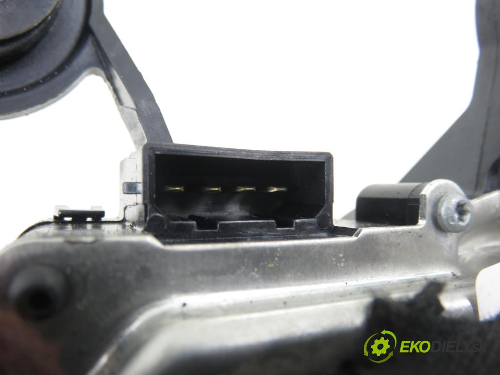 AUDI Q5 (8R) SUV 2010 176,00 3.0 TDI quattro - CCWA 2967,00 motorek stěrače ZADNÍ: 8E9955711E ; W000003605