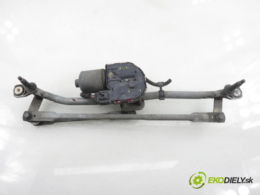 AUDI Q5 (8R) SUV 2010 176,00 3.0 TDI quattro - CCWA 2967,00 Motorček stieračov 8R1955023D ; 3397021187 ; 8R1955119A