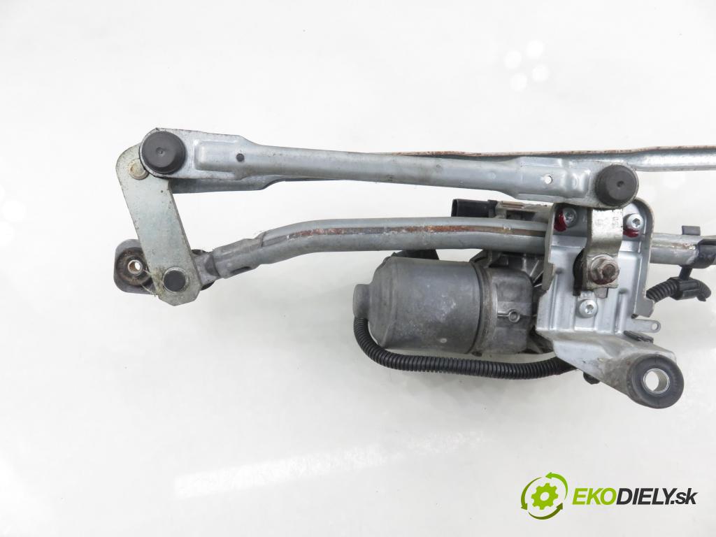 AUDI Q5 (8R) SUV 2010 176,00 3.0 TDI quattro - CCWA 2967,00 Motorček stieračov 8R1955023D ; 3397021187 ; 8R1955119A