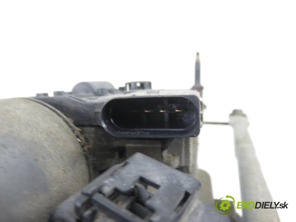 AUDI Q5 (8R) SUV 2010 176,00 3.0 TDI quattro - CCWA 2967,00 Motorček stieračov 8R1955023D ; 3397021187 ; 8R1955119A