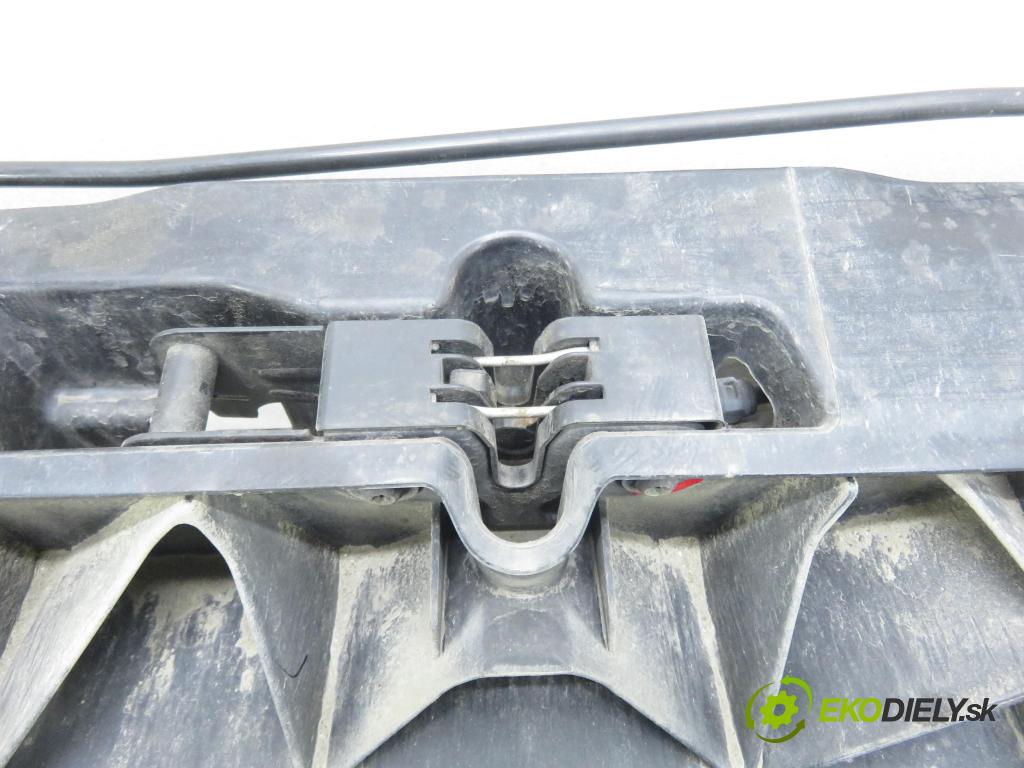 SEAT LEON (1P1) HB 2007 77,00 1.9 TDI - BLS 1896,00 držák přední část 1P0805588B