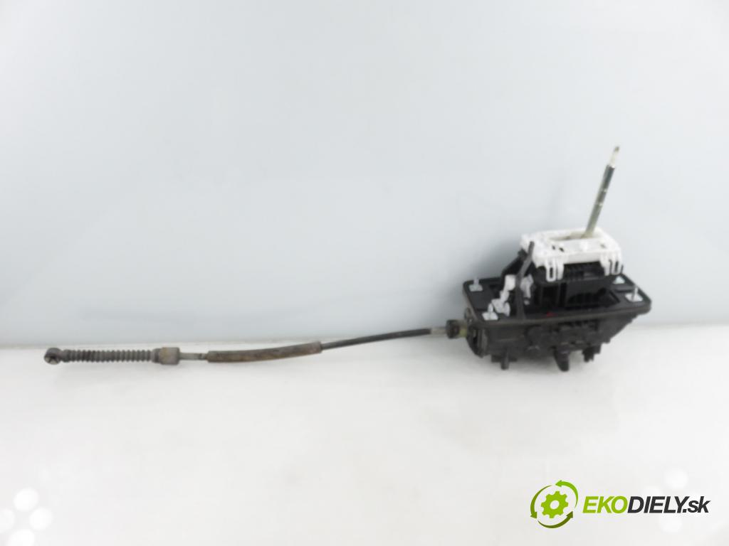 AUDI Q5 (8R) SUV 2010 176,00 3.0 TDI quattro - CCWA 2967,00 ZVEDÁK: 8R1713041F