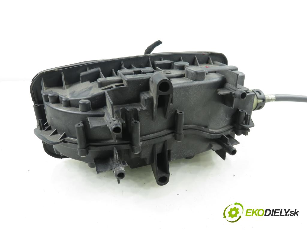 AUDI Q5 (8R) SUV 2010 176,00 3.0 TDI quattro - CCWA 2967,00 ZVEDÁK: 8R1713041F