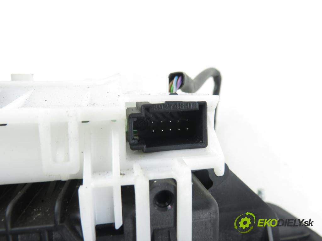 AUDI Q5 (8R) SUV 2010 176,00 3.0 TDI quattro - CCWA 2967,00 ZVEDÁK: 8R1713041F