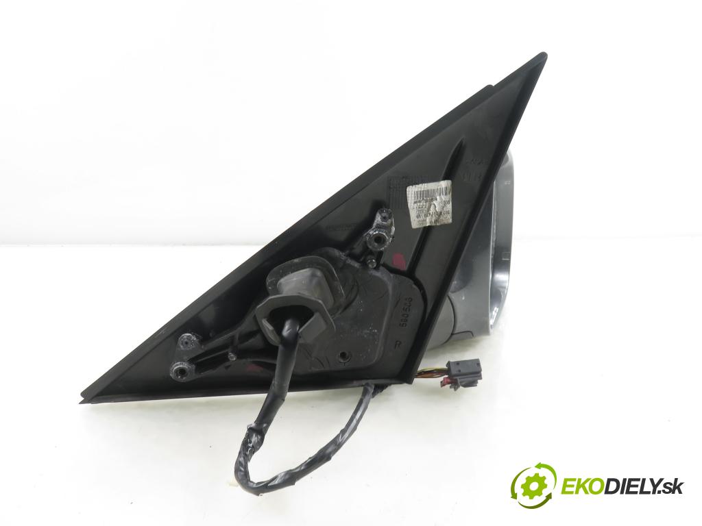 AUDI Q5 (8R) SUV 2010 176,00 3.0 TDI quattro - CCWA 2967,00 zpětné zrcátko