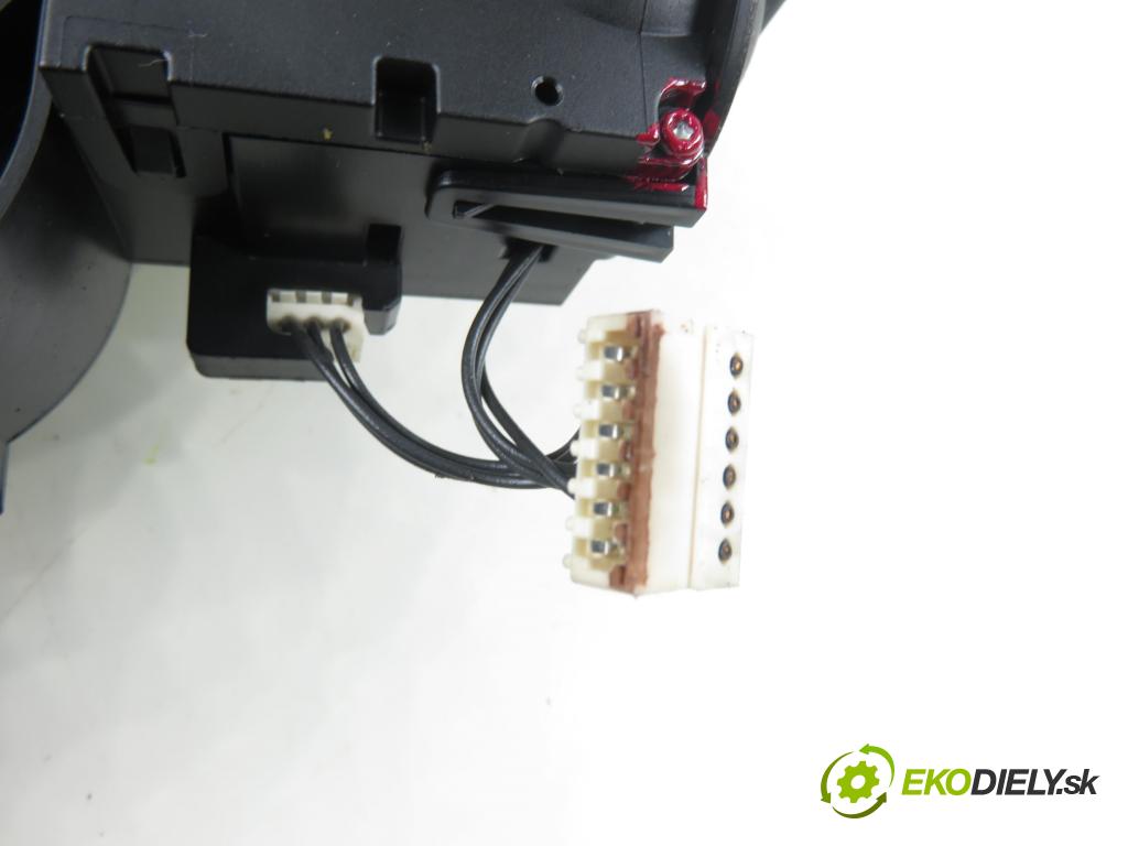 AUDI Q5 (8R) SUV 2010 176,00 3.0 TDI quattro - CCWA 2967,00 PAKA/ŘAZENÍ/SADA: 8K0953502BK