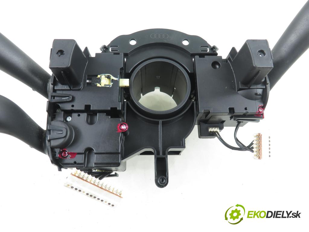 AUDI Q5 (8R) SUV 2010 176,00 3.0 TDI quattro - CCWA 2967,00 PAKA/ŘAZENÍ/SADA: 8K0953502BK