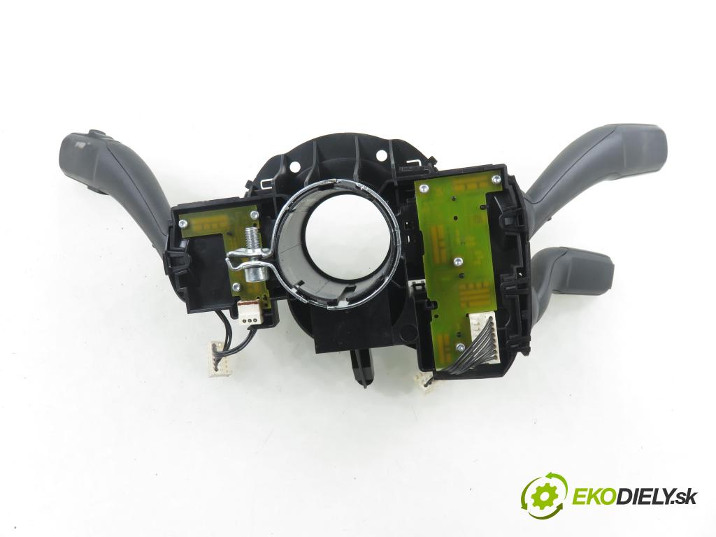 AUDI Q5 (8R) SUV 2010 176,00 3.0 TDI quattro - CCWA 2967,00 PAKA/ŘAZENÍ/SADA: 8K0953502BK