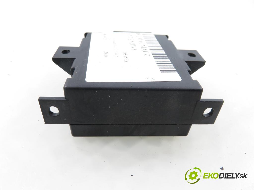 AUDI Q5 (8R) SUV 2010 176,00 3.0 TDI quattro - CCWA 2967,00 řídící jednotka Webasto 8K0963271