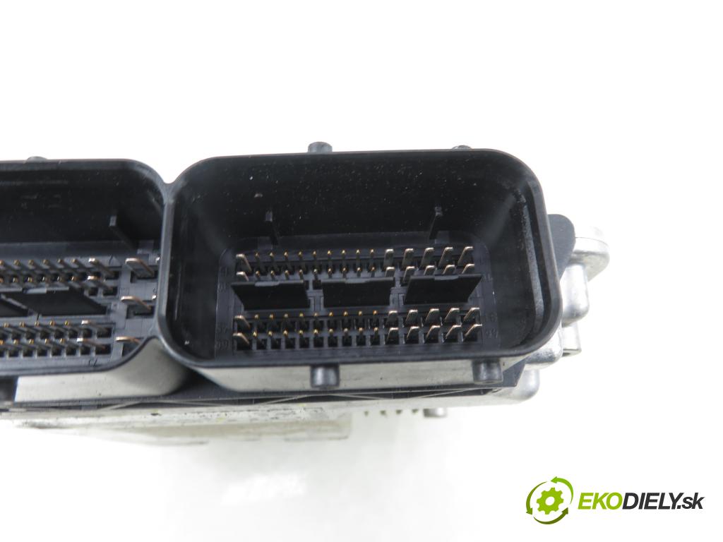 AUDI Q5 (8R) SUV 2010 176,00 3.0 TDI quattro - CCWA 2967,00 řídící jednotka motora 8R0907401J ; 0281016453 ; 8K0907401A