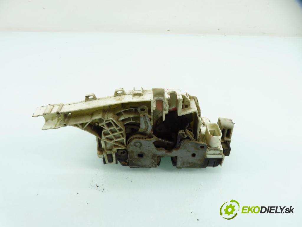 MERCEDES-BENZ SPRINTER 3,5-t Skrzynia (906) FURGON 2007 80,00 311 CDI (906.631, 906.633, 906.635, 906.637) - OM  2148,00 zámok dvierka A9067400835