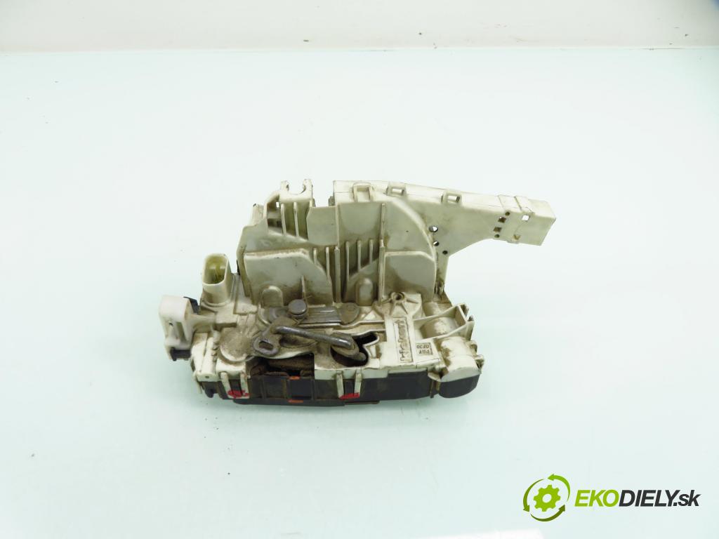 MERCEDES-BENZ SPRINTER 3,5-t Skrzynia (906) FURGON 2007 80,00 311 CDI (906.631, 906.633, 906.635, 906.637) - OM  2148,00 zámok Dvere posúvne A9067304335