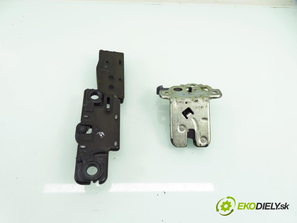 SKODA SUPERB II (3T4) LIFTBACK 2009 118,00 1.8 TSI - BZB 1798,00 zámok dveří kufr EL. 4F9827303A ; 8K9927505