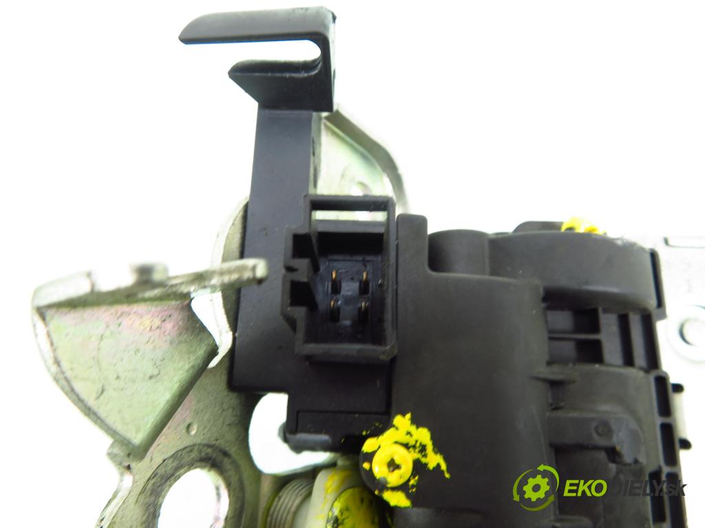 SKODA SUPERB II (3T4) LIFTBACK 2009 118,00 1.8 TSI - BZB 1798,00 zámok dveří kufr EL. 4F9827303A ; 8K9927505